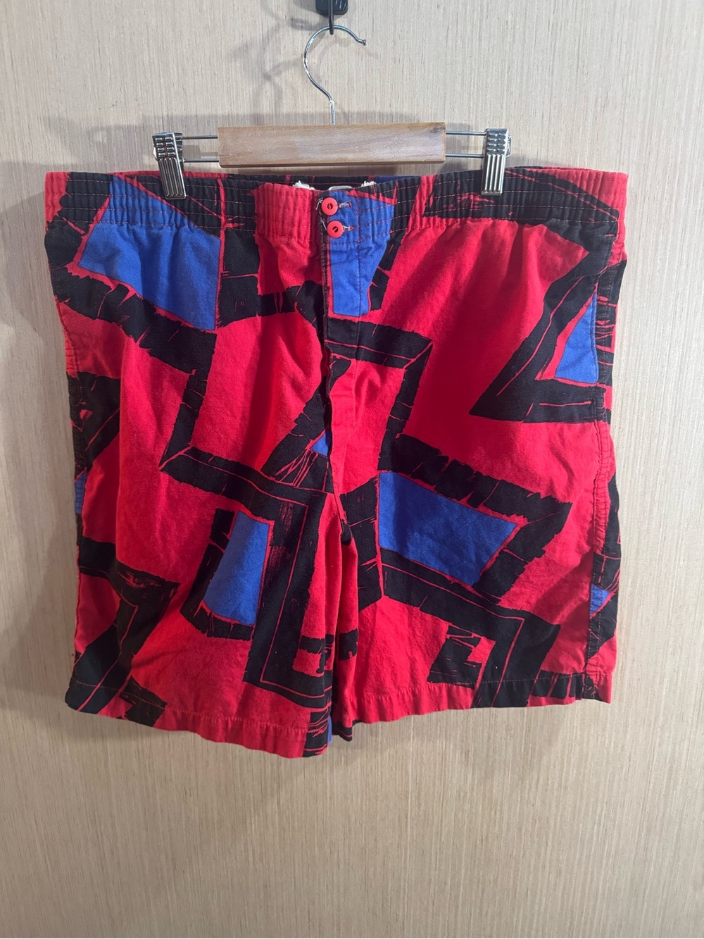 GAP Men's Red, Blue & Black Geometric Casual Shorts Size Large